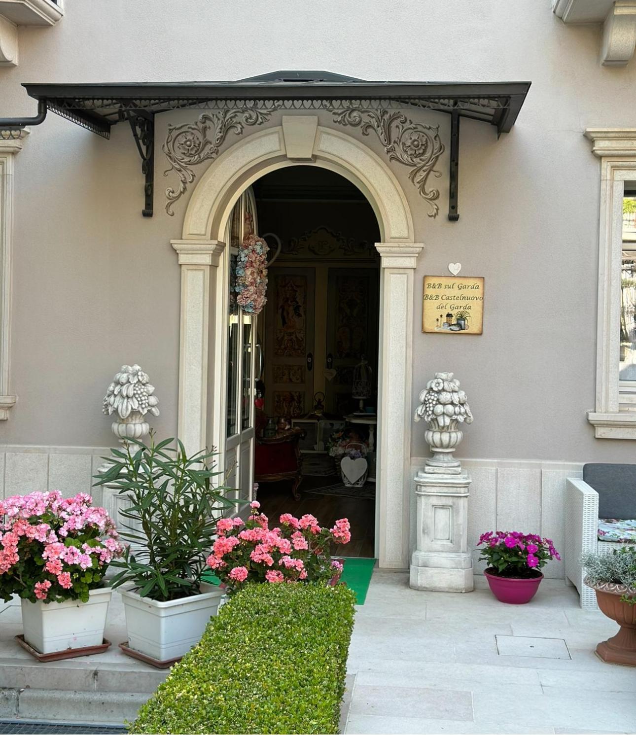 B&B Sul Garda Castelnuovo del Garda Luaran gambar