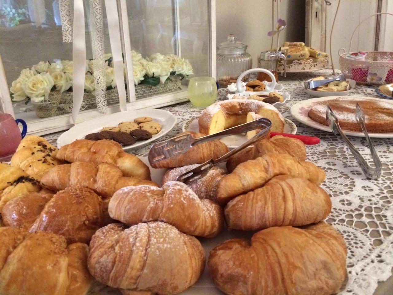 B&B Sul Garda Castelnuovo del Garda Luaran gambar