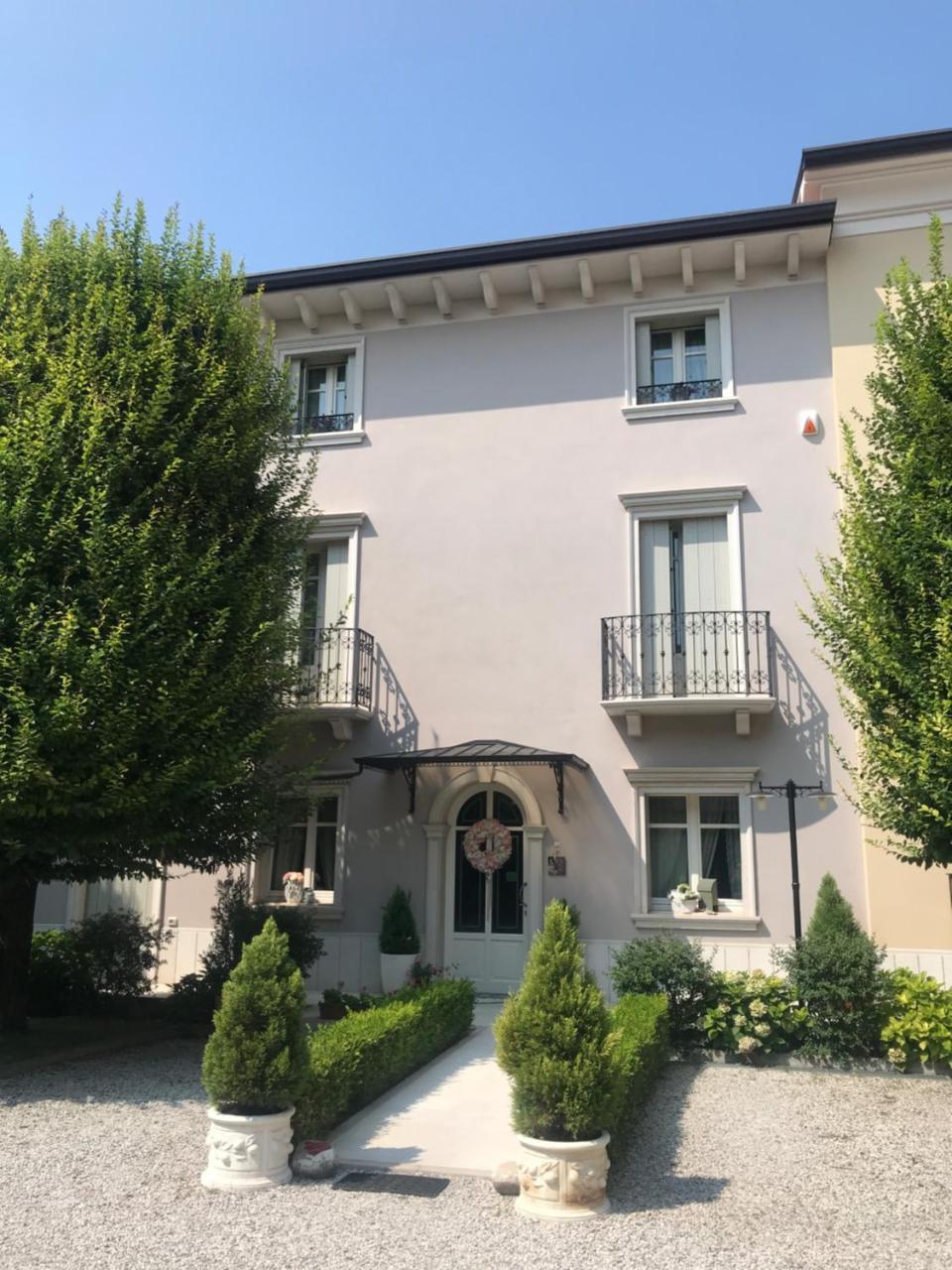 B&B Sul Garda Castelnuovo del Garda Luaran gambar